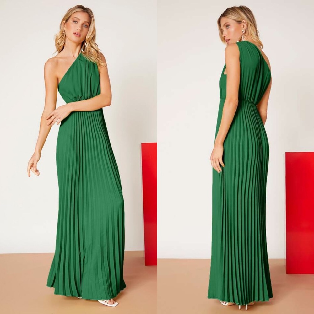 Privé One Shoulder Pleated Dress